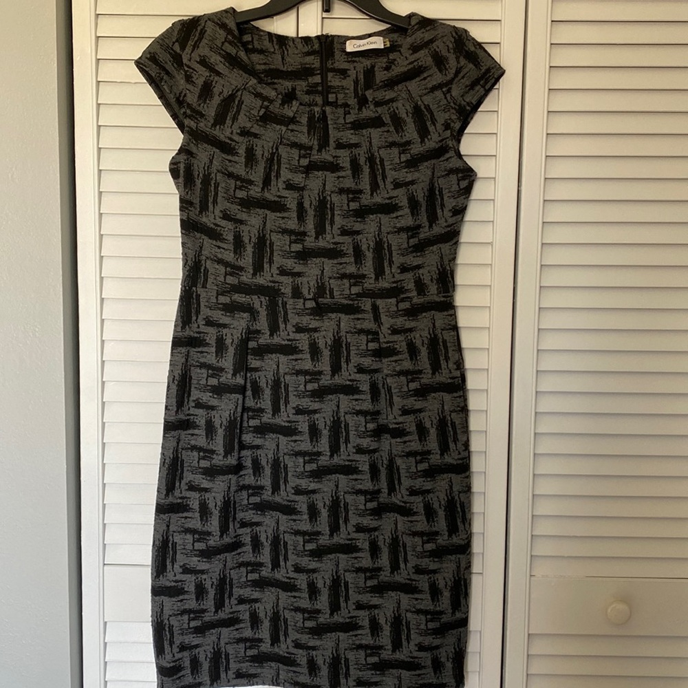 Calvin Klein Cap Sleeve MIDI Dress - Size 6P